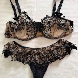 Preowned Lejaby Elegant And Sexy Black And Nude Lace Lingerie Set Size 36D/M